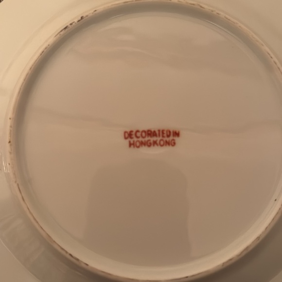 Vintage Asian Porcelain Plate Hand Decorated in Hong Kong - Picture 4 of 4